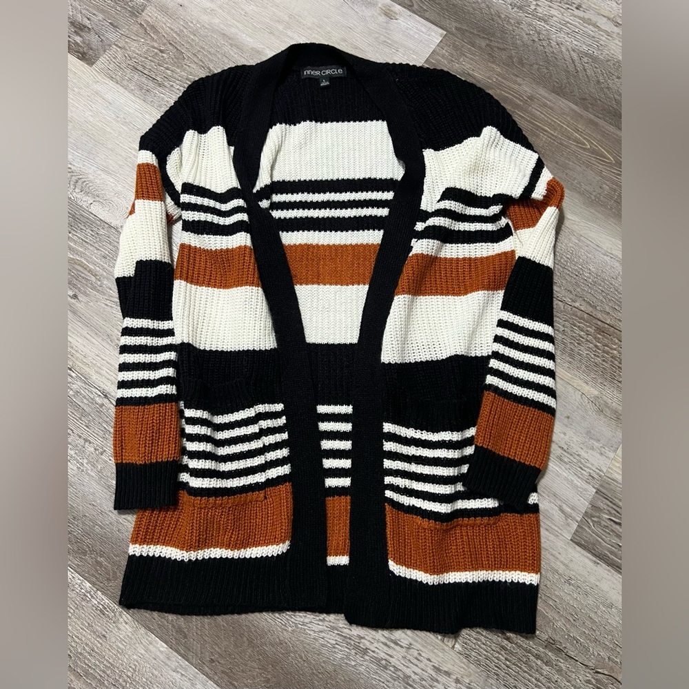 Inner Circle Women’s Knitted Cardigan